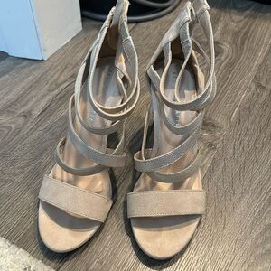 Kelly & Katie Nude Heels